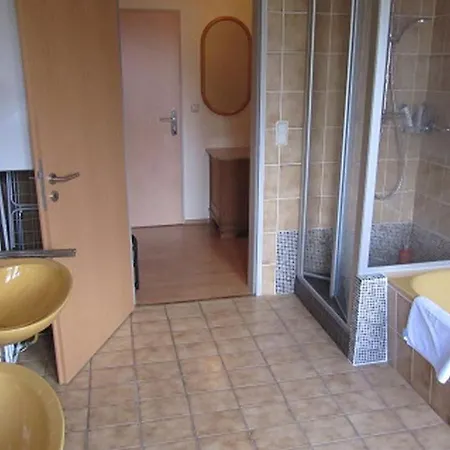 Apartment Tenge